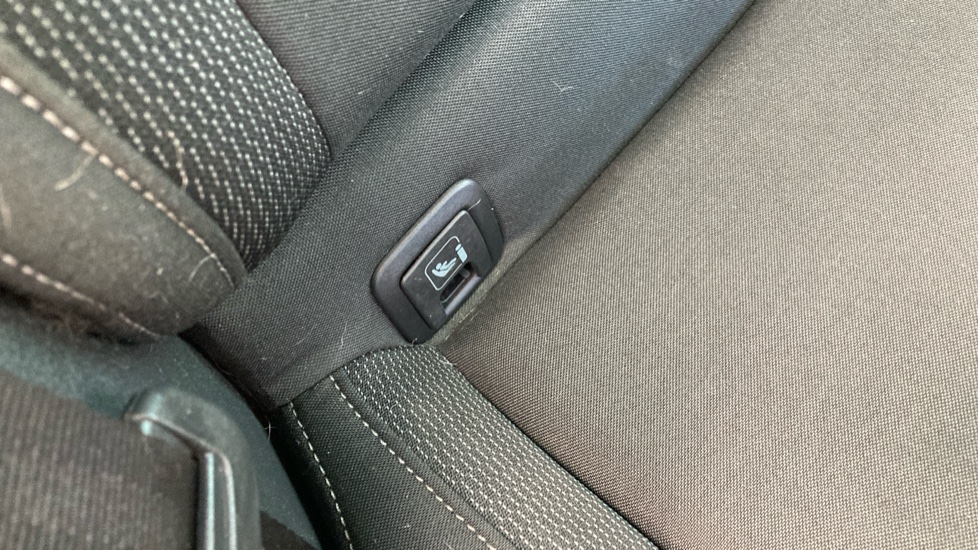 Skoda Karoq 1.0 TSI SE Drive 5dr Petrol Estate - Image 36