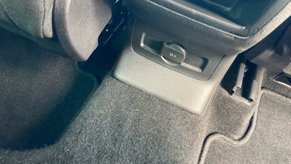 Skoda Karoq 1.0 TSI SE Drive 5dr Petrol Estate - Image 39