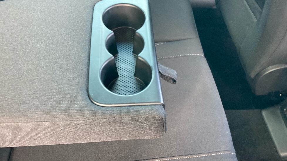 Skoda Karoq 1.0 TSI SE Drive 5dr Petrol Estate - Image 40