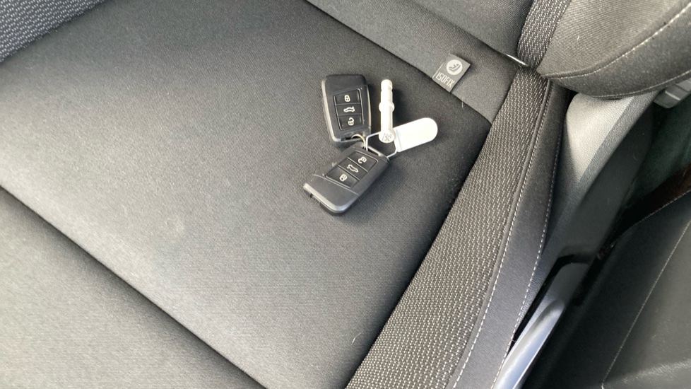 Skoda Karoq 1.0 TSI SE Drive 5dr Petrol Estate - Image 45