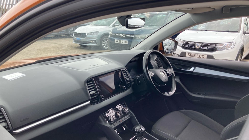 Skoda Karoq 1.5 TSI SE Drive 5dr DSG Petrol Estate - Image 2