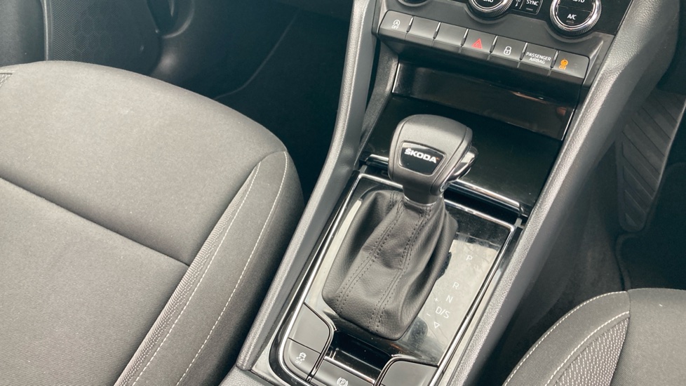 Skoda Karoq 1.5 TSI SE Drive 5dr DSG Petrol Estate - Image 14