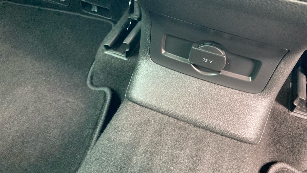 Skoda Karoq 1.5 TSI SE Drive 5dr DSG Petrol Estate - Image 36
