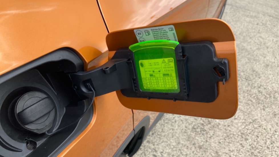 Skoda Karoq 1.5 TSI SE Drive 5dr DSG Petrol Estate - Image 39