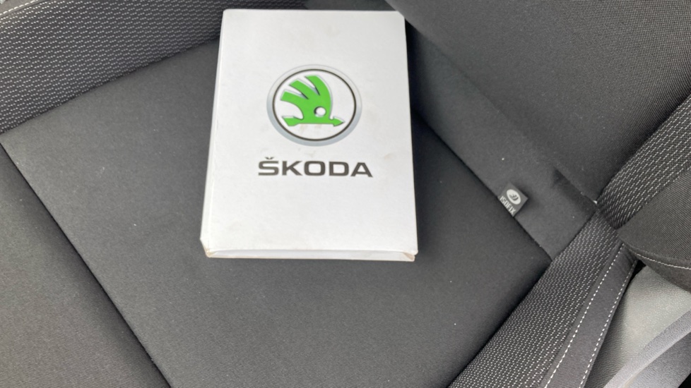Skoda Karoq 1.5 TSI SE Drive 5dr DSG Petrol Estate - Image 45