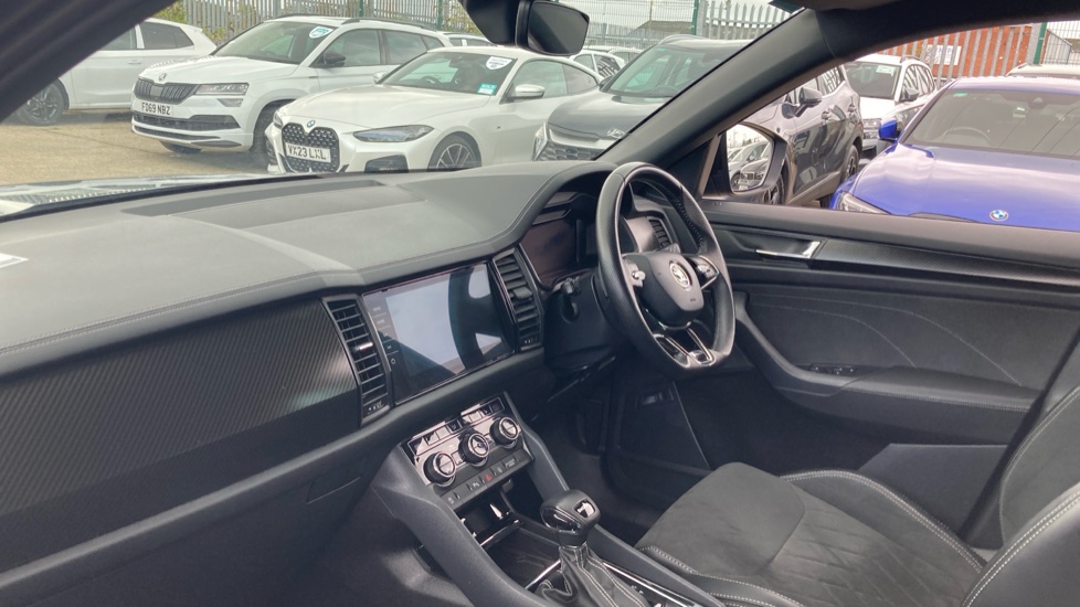 Skoda Kodiaq 1.5 TSI Sport Line 5dr DSG [7 Seat] Petrol Estate - Image 2