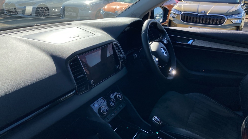 Skoda Karoq 1.0 TSI SE L 5dr Petrol Estate - Image 2