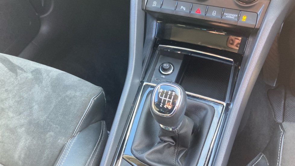 Skoda Karoq 1.0 TSI SE L 5dr Petrol Estate - Image 14