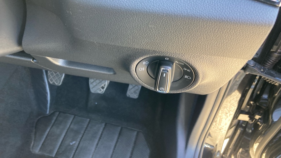 Skoda Karoq 1.0 TSI SE L 5dr Petrol Estate - Image 28