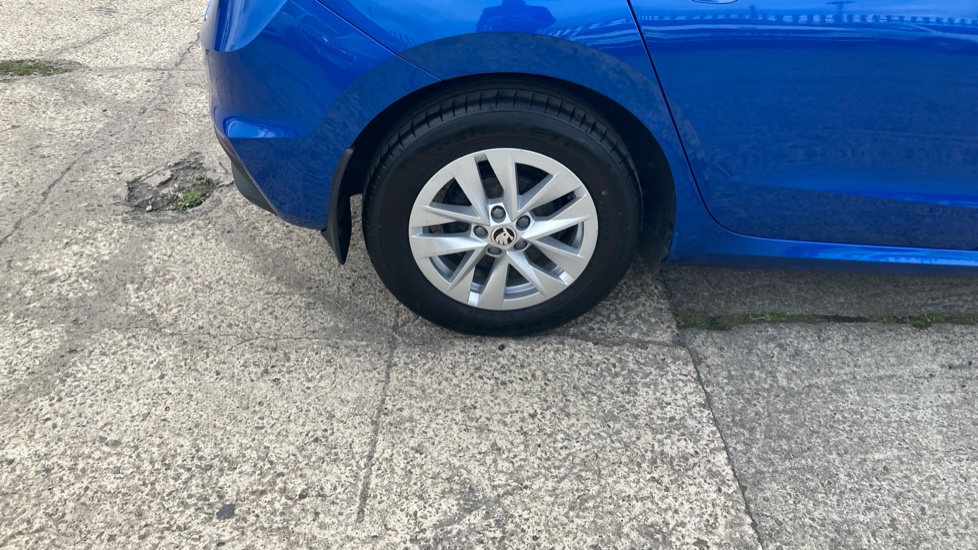 Skoda Fabia 1.0 TSI SE Comfort 5dr Petrol Hatchback - Image 21