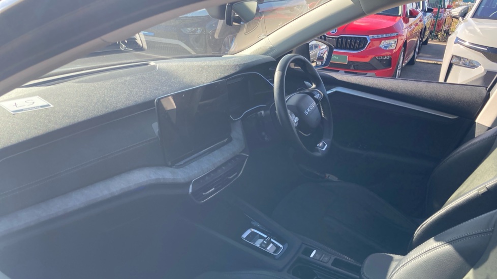 Skoda Octavia 1.5 TSI e-TEC 150 SE L 5dr DSG Petrol Estate - Image 2