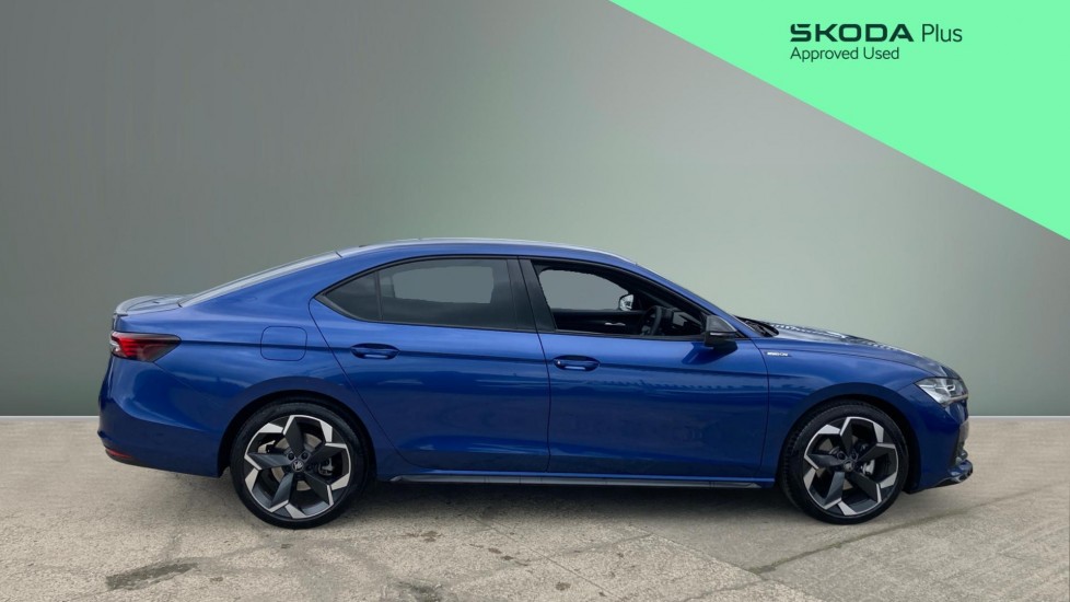 Skoda Superb 1.5 TSI e-TEC Sportline 5dr DSG Petrol Hatchback - Image 4
