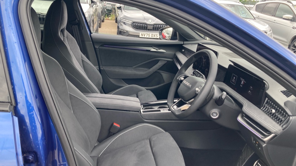 Skoda Superb 1.5 TSI e-TEC Sportline 5dr DSG Petrol Hatchback - Image 15