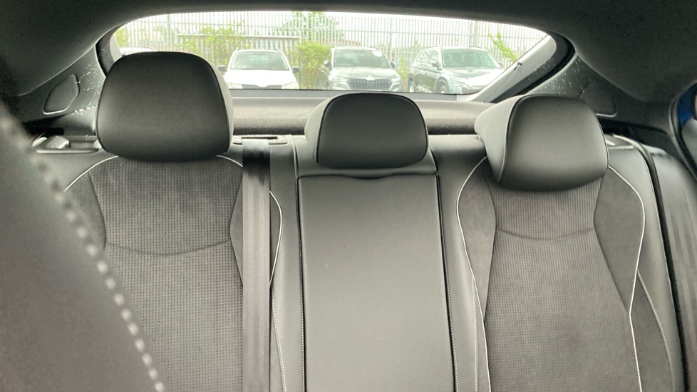 Skoda Superb 1.5 TSI e-TEC Sportline 5dr DSG Petrol Hatchback - Image 16