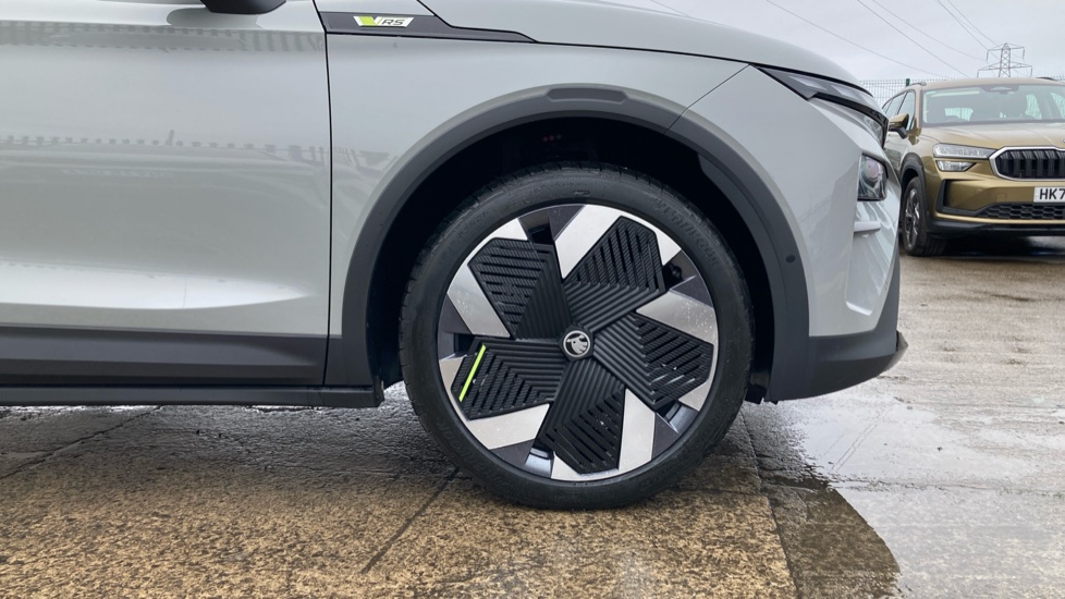 Skoda Elroq 250kW vRS 84kWh 4x4 5dr Auto Electric Estate - Image 5