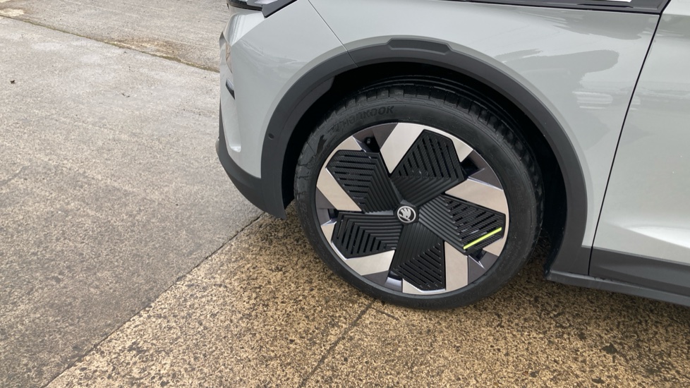 Skoda Elroq 250kW vRS 84kWh 4x4 5dr Auto Electric Estate - Image 23