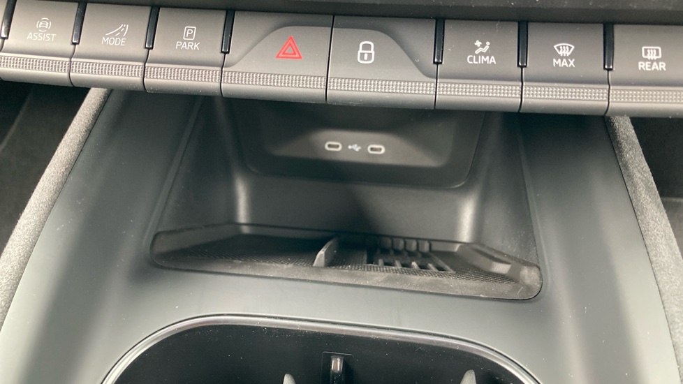 Skoda Elroq 250kW vRS 84kWh 4x4 5dr Auto Electric Estate - Image 34