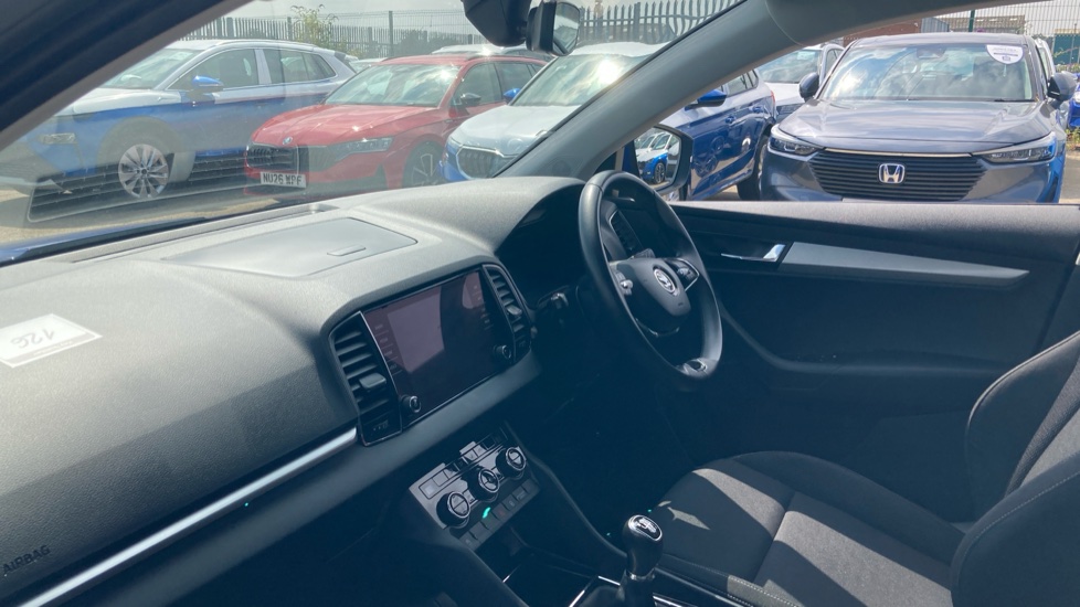 Skoda Karoq 1.5 TSI SE Drive 5dr Petrol Estate - Image 2