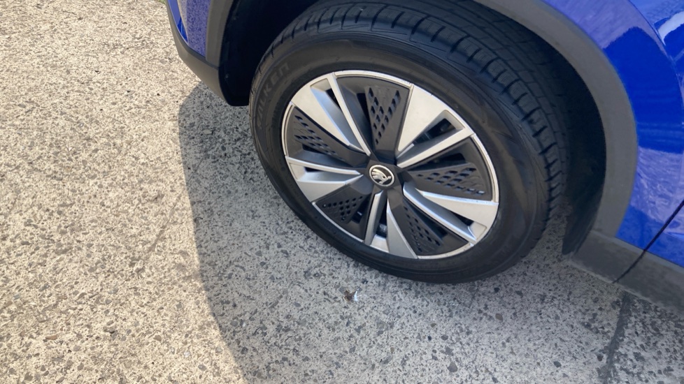 Skoda Karoq 1.5 TSI SE Drive 5dr Petrol Estate - Image 23