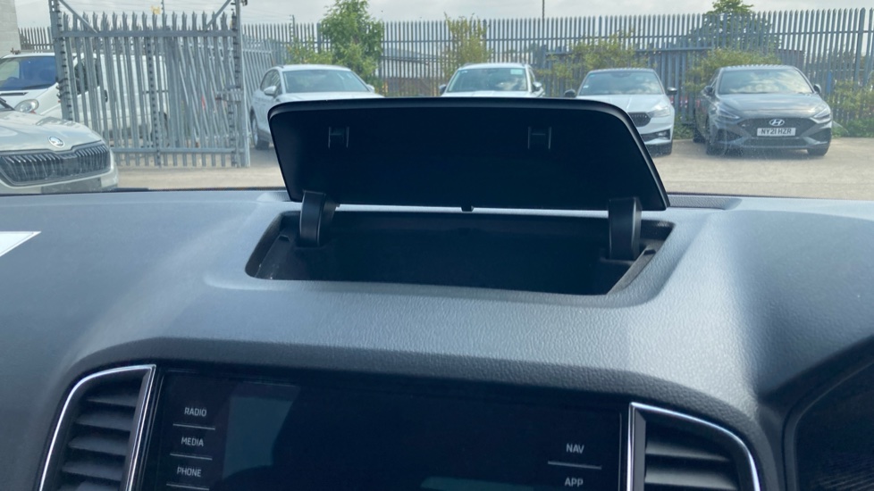 Skoda Karoq 1.5 TSI SE Drive 5dr Petrol Estate - Image 29