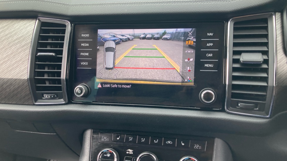 Skoda Kodiaq 2.0 TDI SE L Executive 5dr DSG [7 Seat] Diesel Estate - Image 33