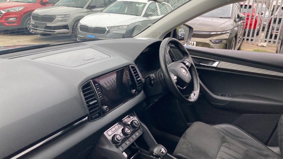 Skoda Karoq 1.5 TSI SE L 5dr DSG Petrol Estate - Image 2
