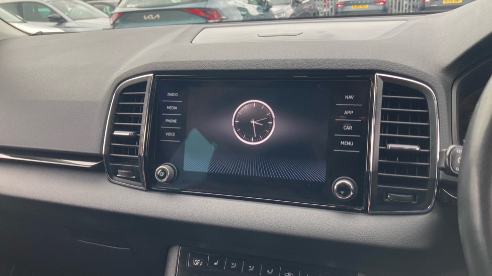 Skoda Karoq 1.5 TSI SE L 5dr DSG Petrol Estate - Image 12
