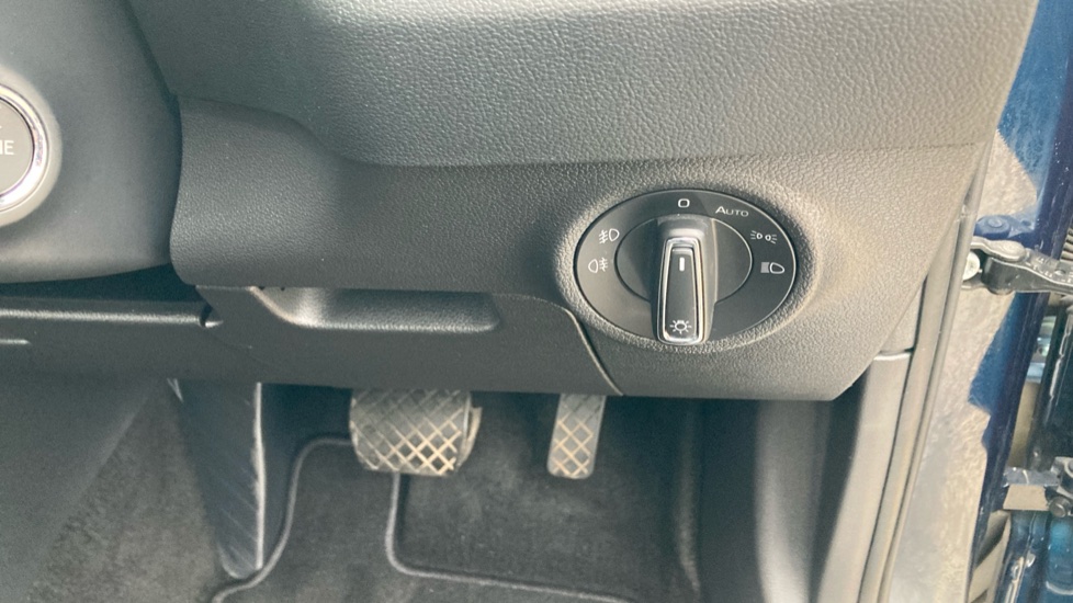 Skoda Karoq 1.5 TSI SE L 5dr DSG Petrol Estate - Image 28