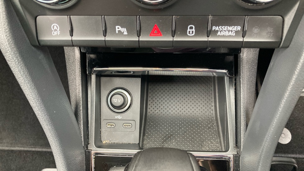 Skoda Karoq 1.5 TSI SE L 5dr DSG Petrol Estate - Image 33