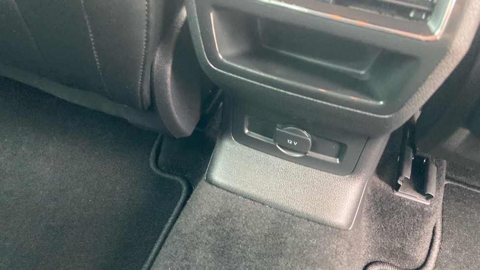 Skoda Karoq 1.5 TSI SE L 5dr DSG Petrol Estate - Image 41