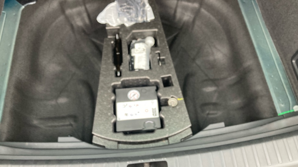 Skoda Karoq 1.5 TSI SE L 5dr DSG Petrol Estate - Image 45