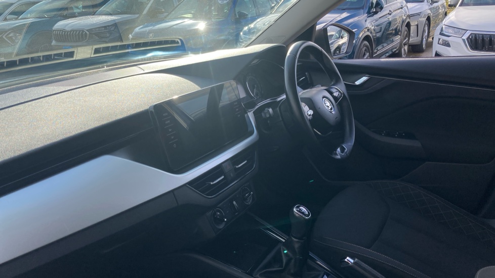 Skoda Kamiq 1.0 TSI 110 SE Drive 5dr Petrol Hatchback - Image 2