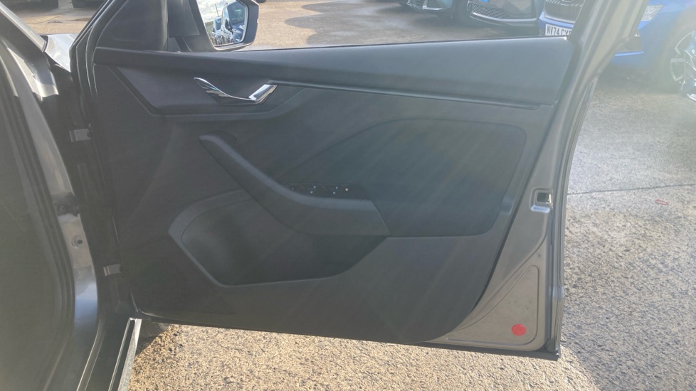 Skoda Kamiq 1.0 TSI 110 SE Drive 5dr Petrol Hatchback - Image 19