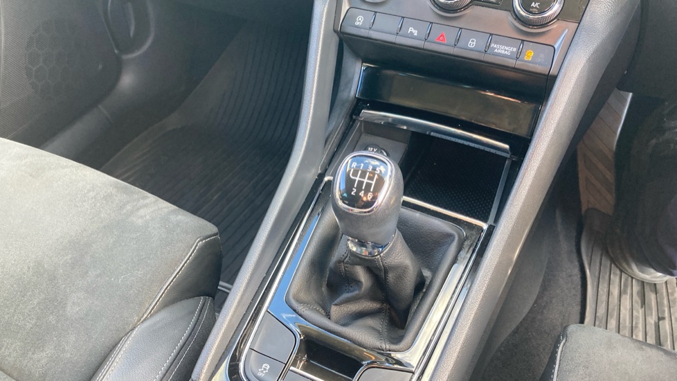 Skoda Karoq 1.5 TSI SE L 5dr Petrol Estate - Image 14
