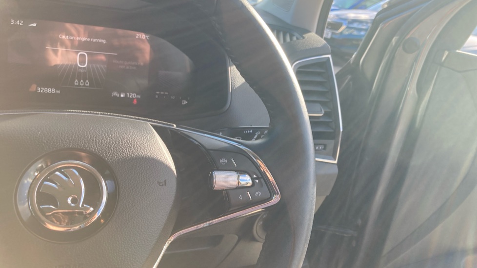 Skoda Karoq 1.5 TSI SE L 5dr Petrol Estate - Image 18
