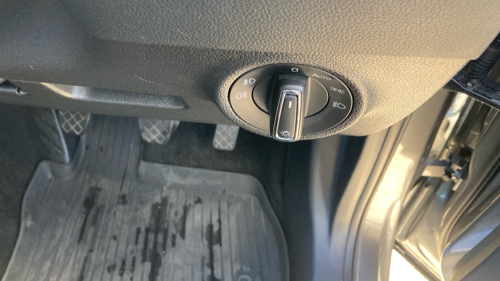 Skoda Karoq 1.5 TSI SE L 5dr Petrol Estate - Image 28
