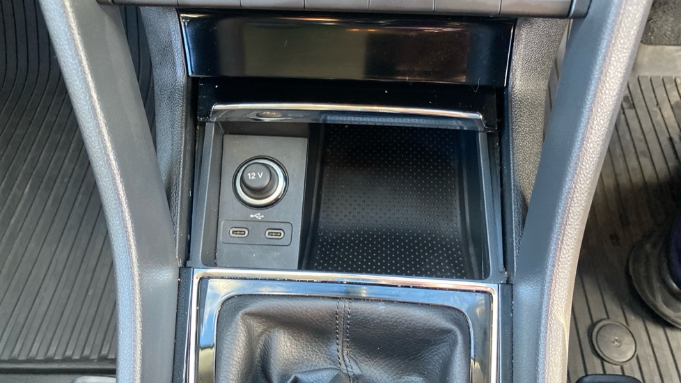 Skoda Karoq 1.5 TSI SE L 5dr Petrol Estate - Image 33