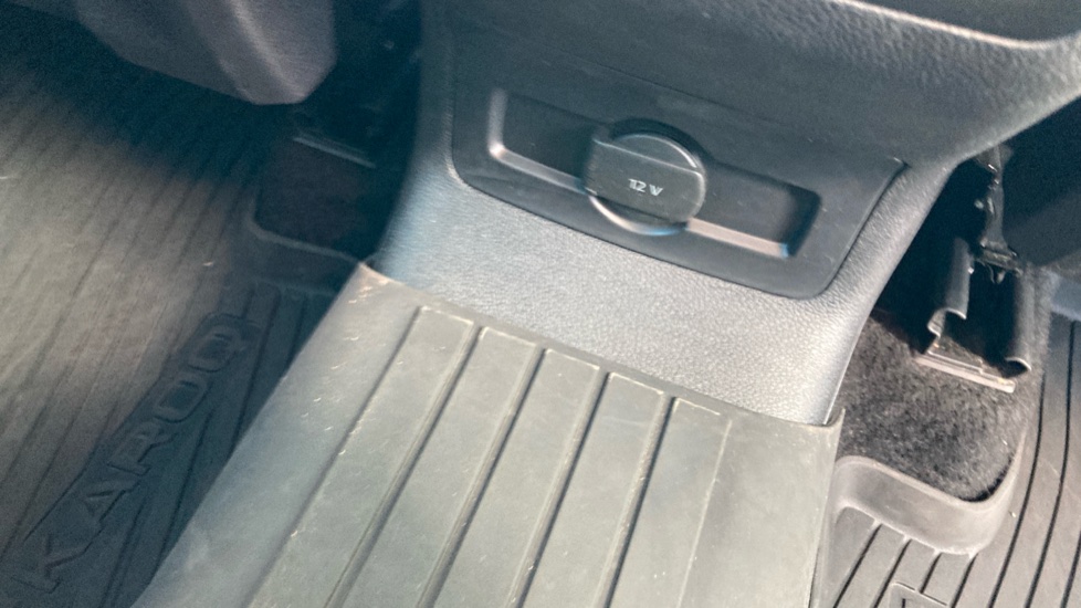 Skoda Karoq 1.5 TSI SE L 5dr Petrol Estate - Image 41