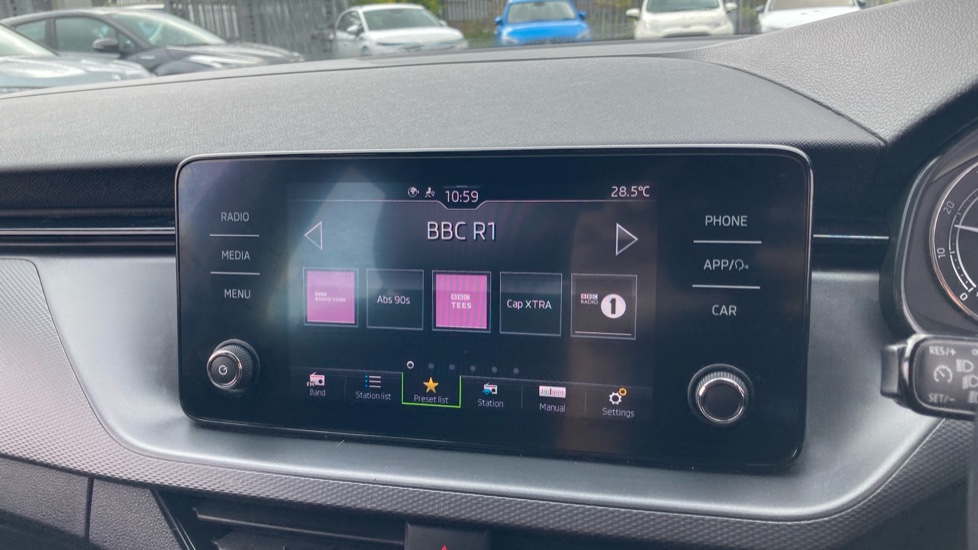 Skoda Scala 1.0 TSI 95 SE 5dr Petrol Hatchback - Image 12
