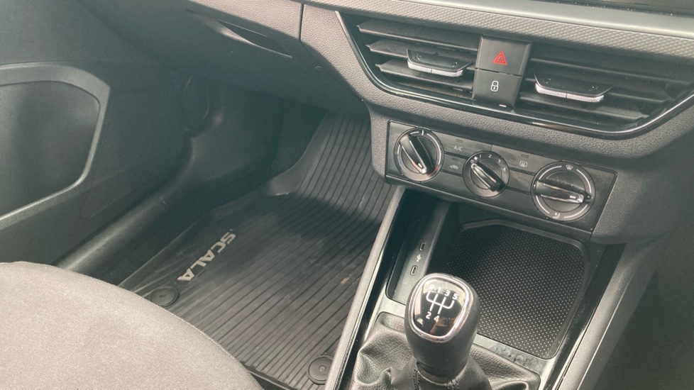 Skoda Scala 1.0 TSI 95 SE 5dr Petrol Hatchback - Image 14
