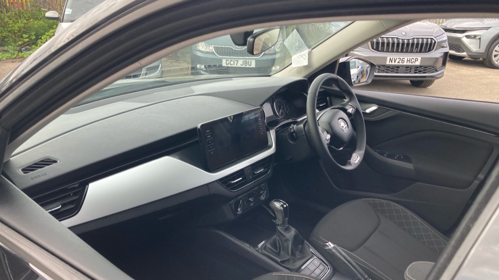 Skoda Kamiq 1.0 TSI 110 SE Drive 5dr DSG Petrol Hatchback - Image 2