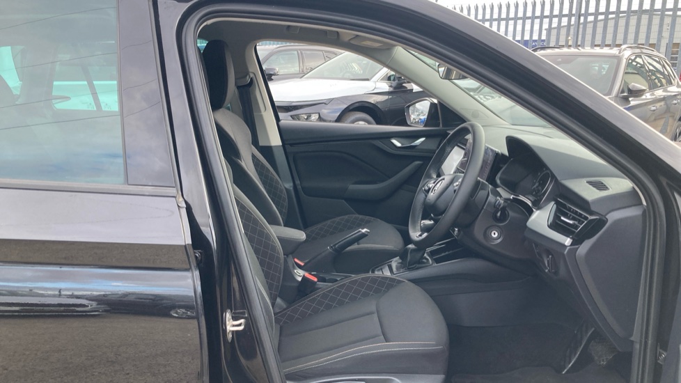 Skoda Kamiq 1.0 TSI 110 SE Drive 5dr DSG Petrol Hatchback - Image 15