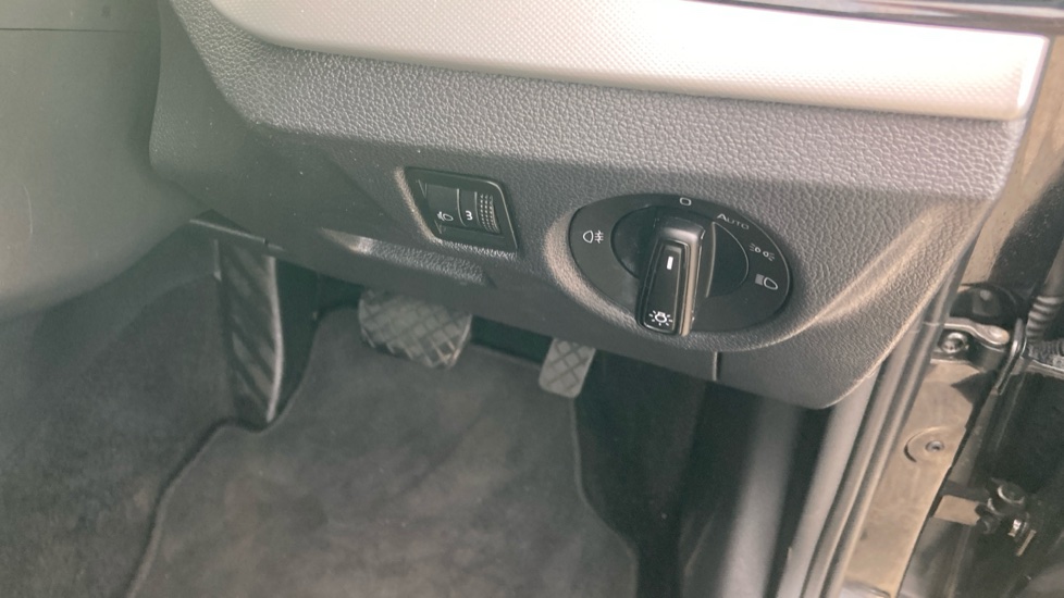 Skoda Kamiq 1.0 TSI 110 SE Drive 5dr DSG Petrol Hatchback - Image 26