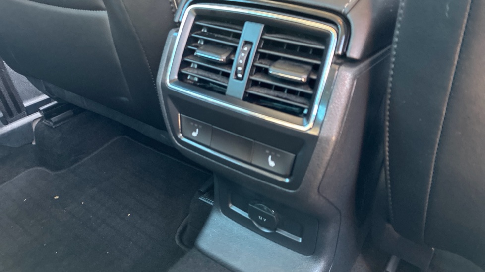 Skoda Karoq 1.5 TSI SE L 5dr Petrol Estate - Image 29
