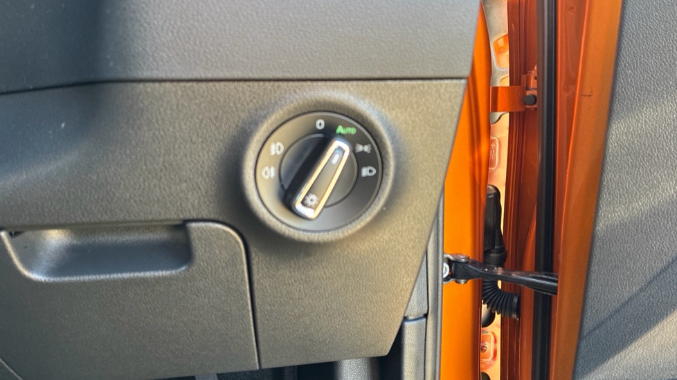 Skoda Karoq 1.5 TSI SE L 5dr Petrol Estate - Image 30