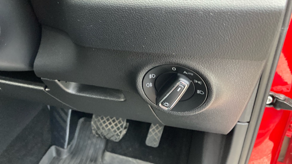 Skoda Karoq 1.5 TSI SE L 5dr DSG Petrol Estate - Image 28
