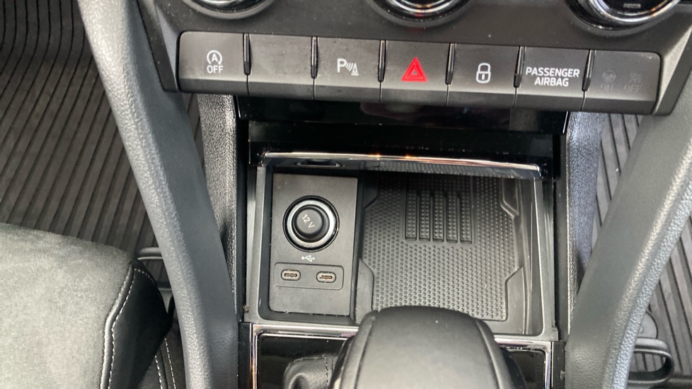 Skoda Karoq 1.5 TSI SE L 5dr DSG Petrol Estate - Image 31