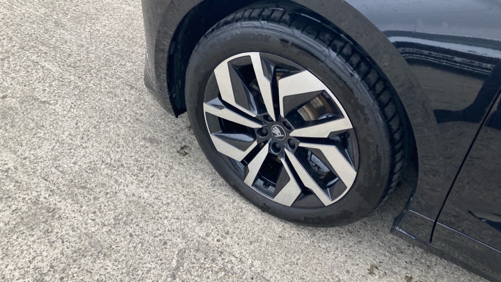 Skoda Enyaq 210kW 85x Sportline 82kWh 4x4 5dr Auto Electric Estate - Image 23