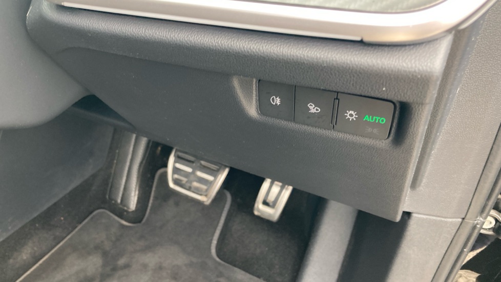 Skoda Enyaq 210kW 85x Sportline 82kWh 4x4 5dr Auto Electric Estate - Image 31