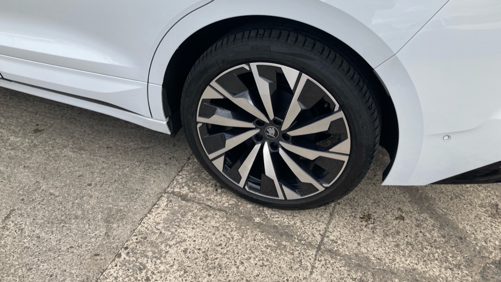 Skoda Enyaq 210kW 85x Sportline 82kWh 4x4 5dr Auto Electric - Image 22